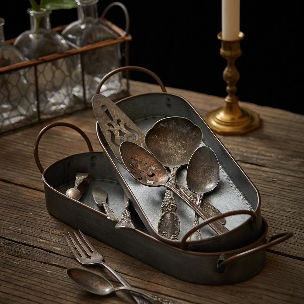 Oval Retro Distressed Metal Croissant Bread Tray Fruit Dessert Cake Sushi Plate with Handle for Home Kitchen Storage Decoration