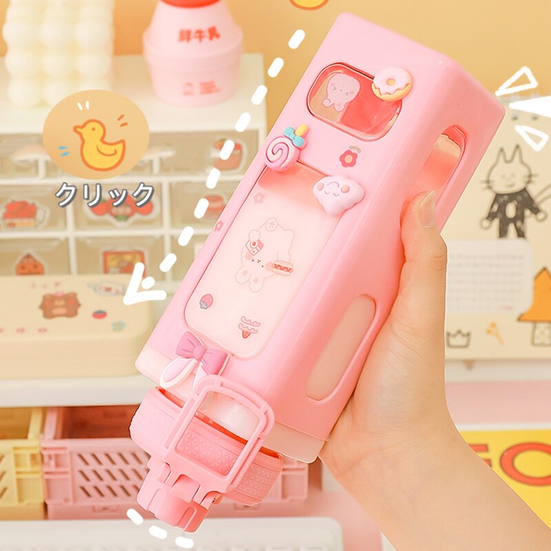 Kawaii Bär Pastell Wasser Flasche Mit 3D Aufkleber 700ml/900ml Kunststoff Reise Tee Saft Milch Tragbare Nette Shaker Trinken Flasche