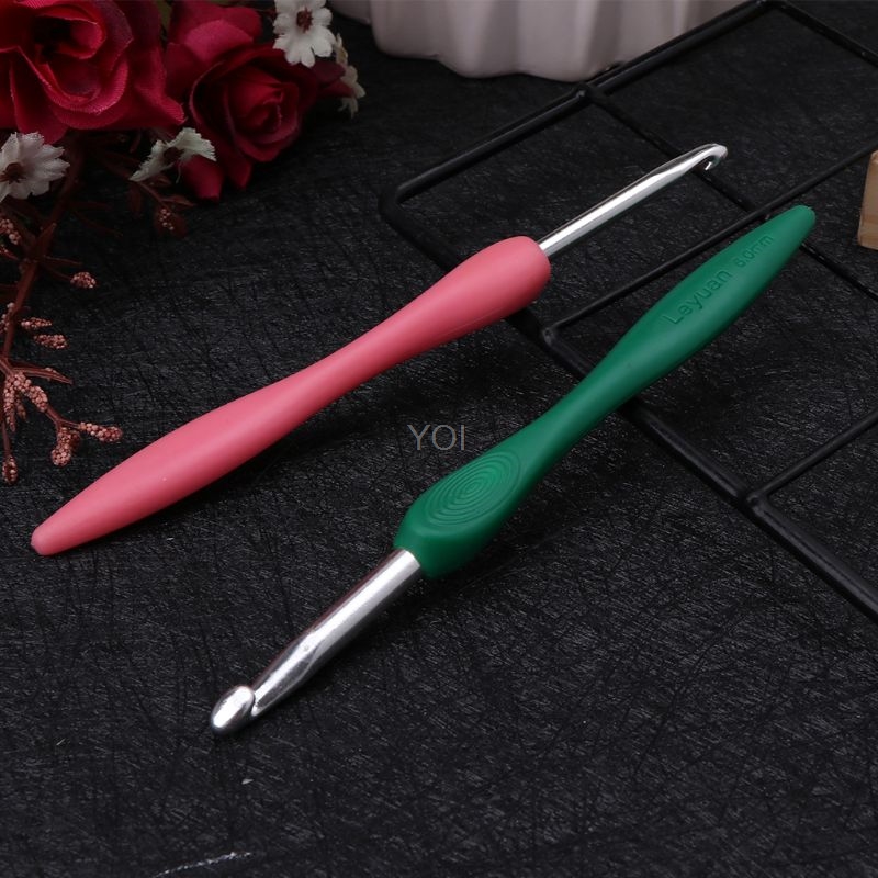 8Pcs Bearded Needle Crochet Hooks Set Ergonomic Soft-Grip Handle Sewing Knitting Knitwear Tools