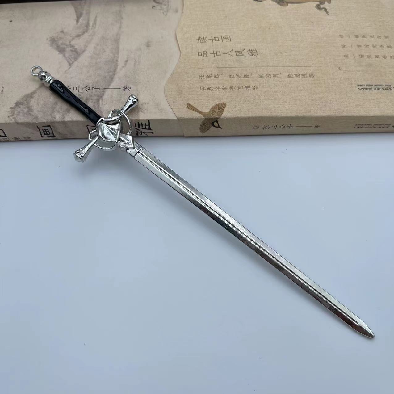 Horquilla con colgante de rubí y espada china para mujer, palo de pelo Punk Vintage, tocado de personalidad de , borla de Metal, accesorio de Clip para el cabello: Rodio plateado