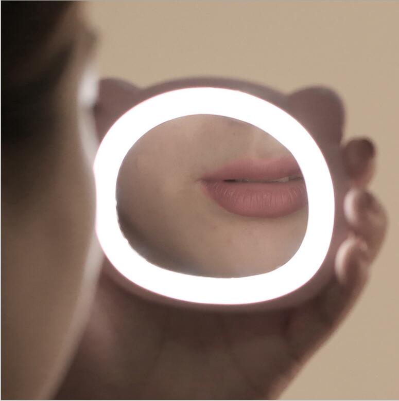 Netto rode kleine ronde spiegel licht mini make-up spiegel draagbare LED make-up spiegel met licht make meisje draagbare spiegel