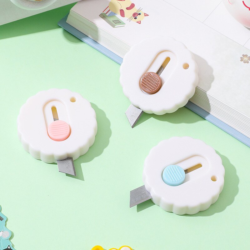 Cute Bear Utility Knife Mini Portable Paper Cutter for Craft Wrapping Box Paper Envelope Cutter Letter Opener Tools