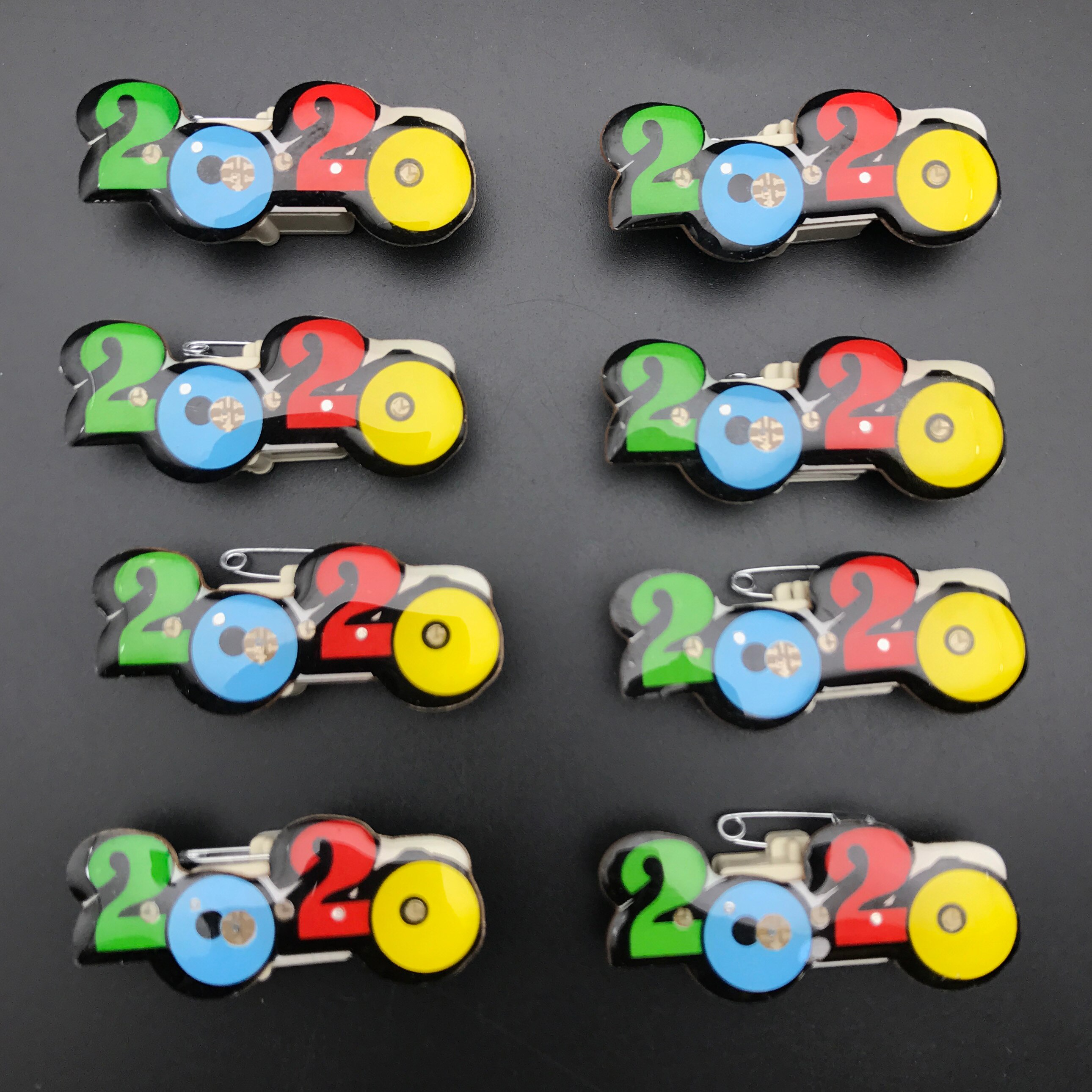 Glow in the Dark Led Licht Up Broches en Pins Christmas Party Decoration Party Gunsten Jaar Party Props badges