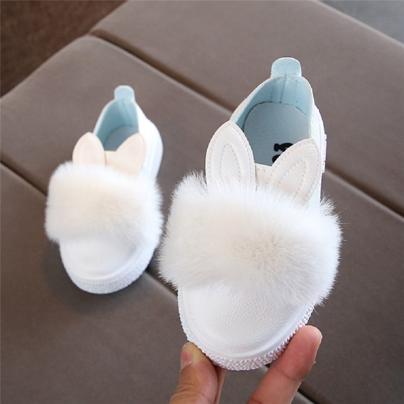 0-18M Baby Meisjes Schoenen Solid Roze Groen Wit Baby Meisjes Ondiepe Konijn Pluche Bal Anti Slip Mocassins antislip Babyschoenen