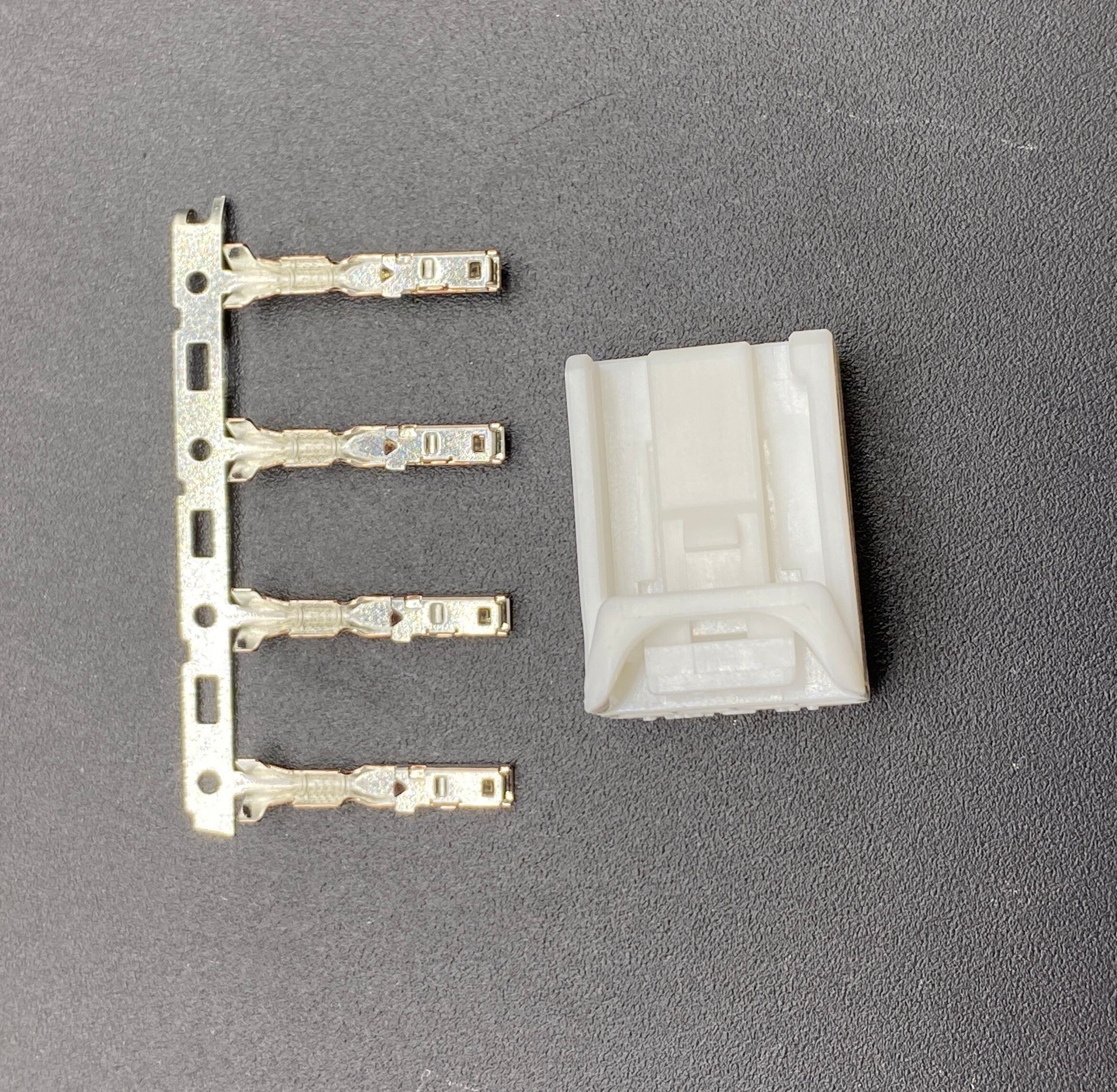 4PIN for Mazda hairspring heating connector for Honda CRV fuse box cable wire line: female plug and pin