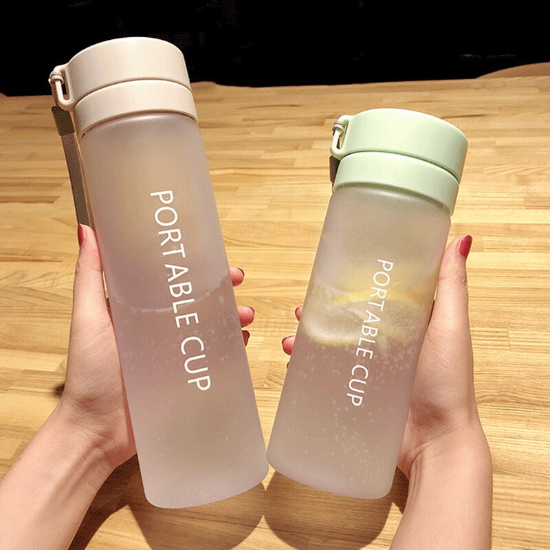 600/800Ml Sport bidon na siłownię plastikowy Shaker puchar sportowy Tritan wspinaczka turystyka bezpośrednia butelka do picia z tworzywa sztucznego Bpa za darmo