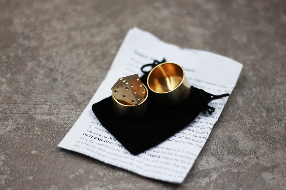 Super Mental Die (Brass) Magic Tricks Magician Close Up IllusionsGimmick Prop Metalism Classic Toys Dice Number Prediction Magia