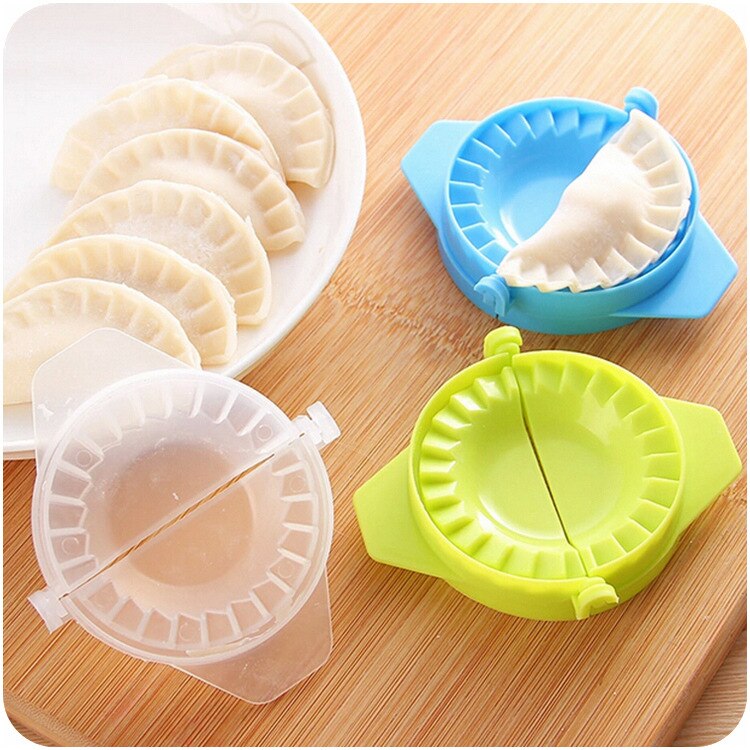 1PCS Voedsel Dumplings Modelling Gereedschap Keuken Magic Handleiding Pak Machine Food-grade Plastic Snuifje Kleur willekeurige