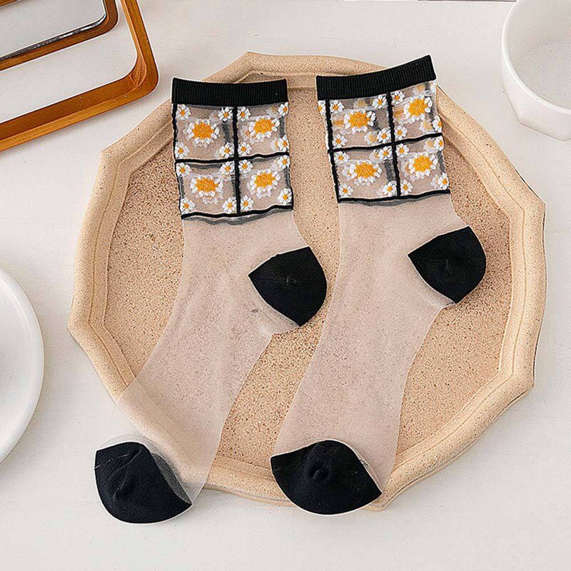 Small Daisy Retro Girl Sheer Socks Women Girl Crew Socks Japanese Black White Cute Sheer Mesh Lace Floral Sport Socks