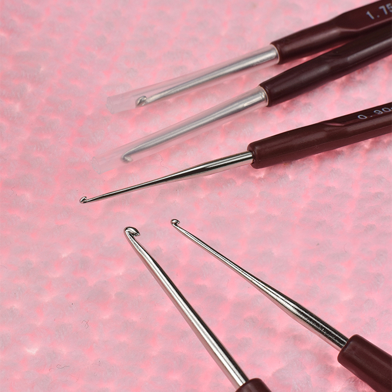 1pc Crochet Hooks with Plastic Handle Micro Crochet Needle For Knitting Lace Trim DIY Knitting Tools Supplies