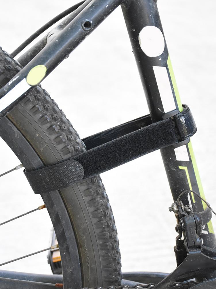 Bicycle Wheel Fixed With Wheel Stability, With Wheel Anti-skid Rope Used To Keep The Wheel From Rotating, The Bicycle Frame Is