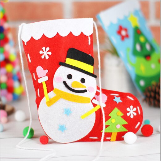 Kinderen Maken Hun Eigen Kerst Kousen, In Een Verscheidenheid Van Kleuren, En Vertel Ons Welke Kleur Je Wilt: Rood