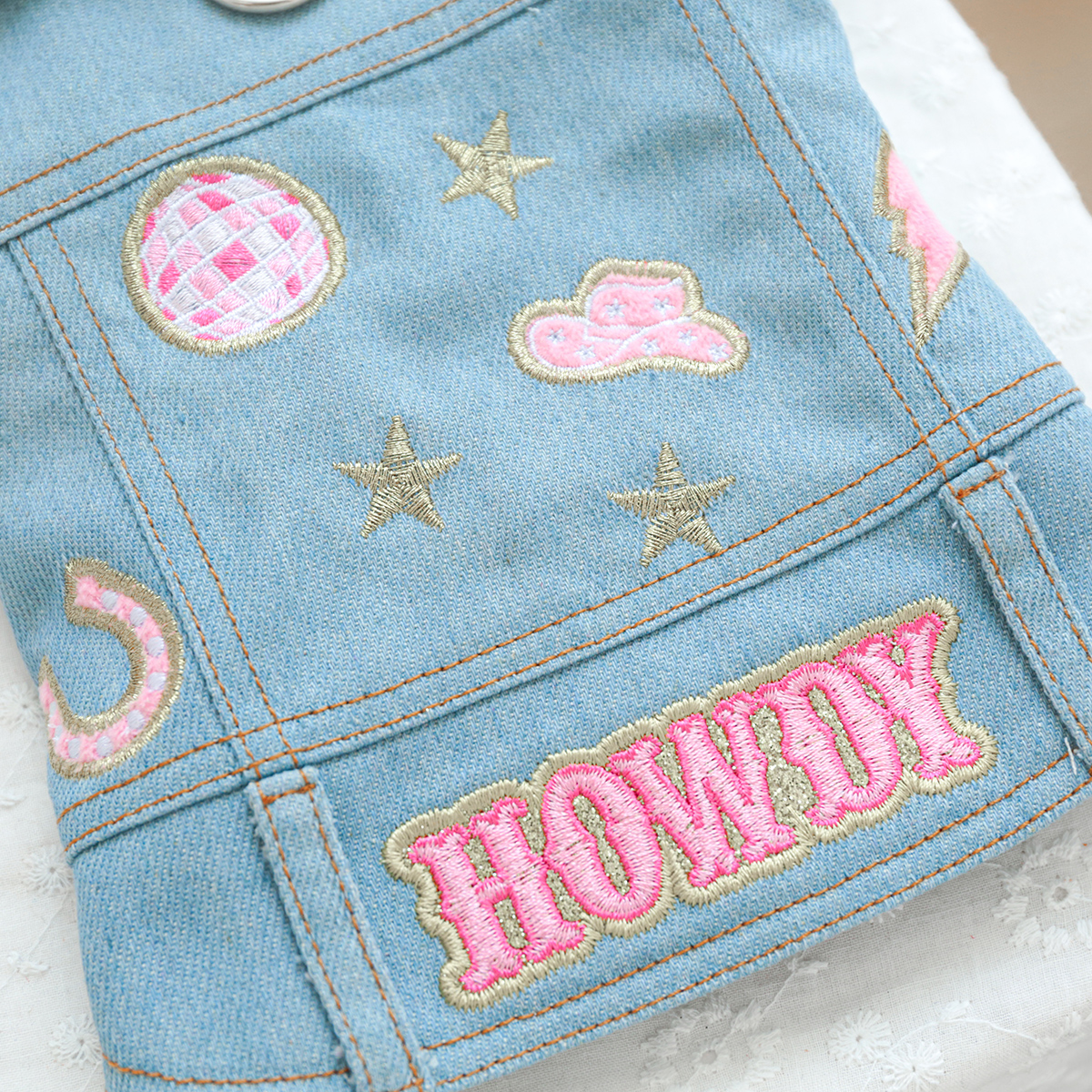 Roze geborduurde jas huisdierkleding hond kat zomer knappe blauwe mouwloze tractiekleding