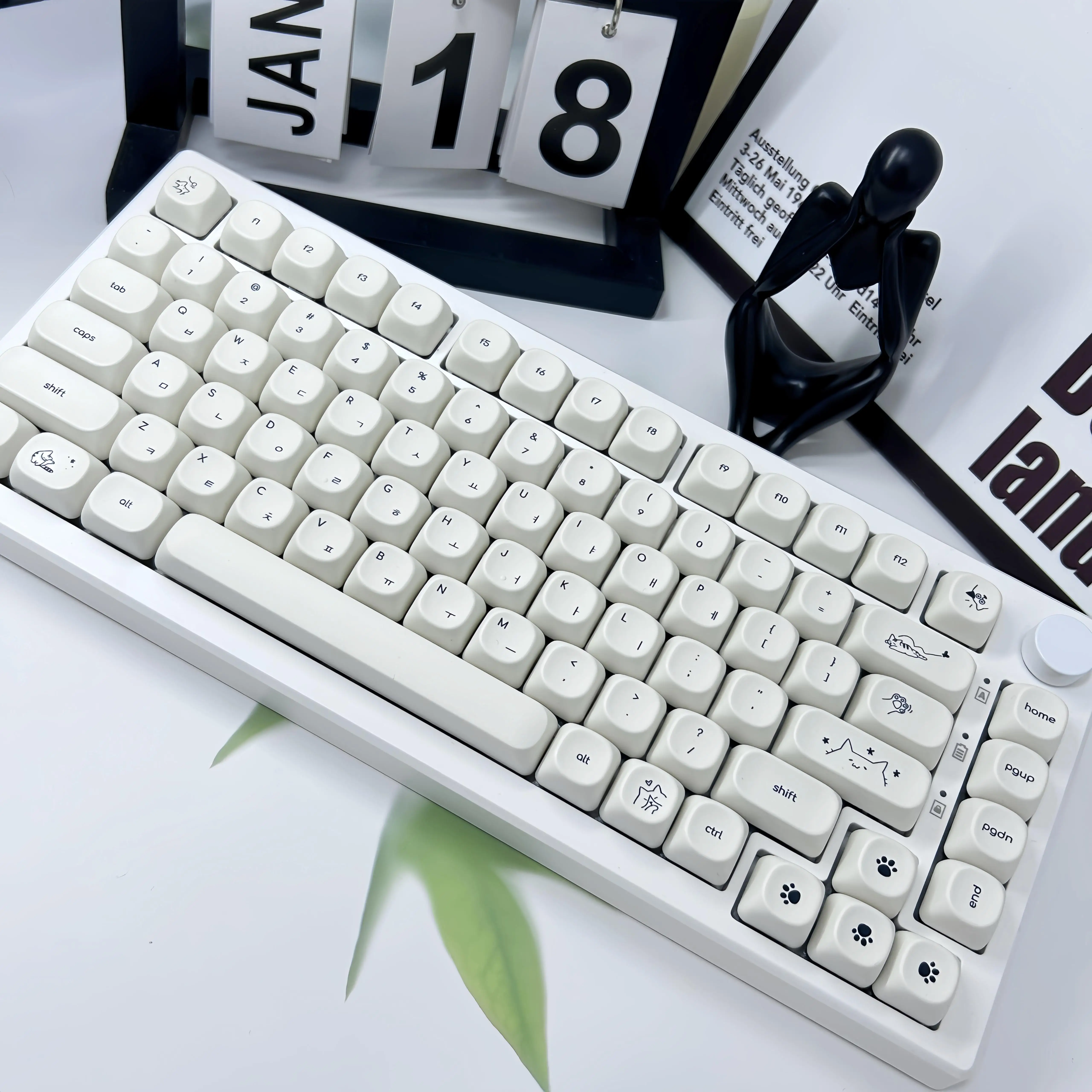 Korean Keycap Cute Cat Theme Round Key Cap MOA Profile PBT Thermal Sublimation Milk White Hangul Keycaps for Mechanical Keyboard: BROWN