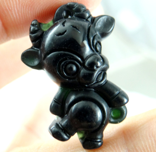 Unique Natural stone black green jades hand-carved Three-dimensional 12 Zodiac signs pendant Gems jewelry Making necklace 1pcs: pig