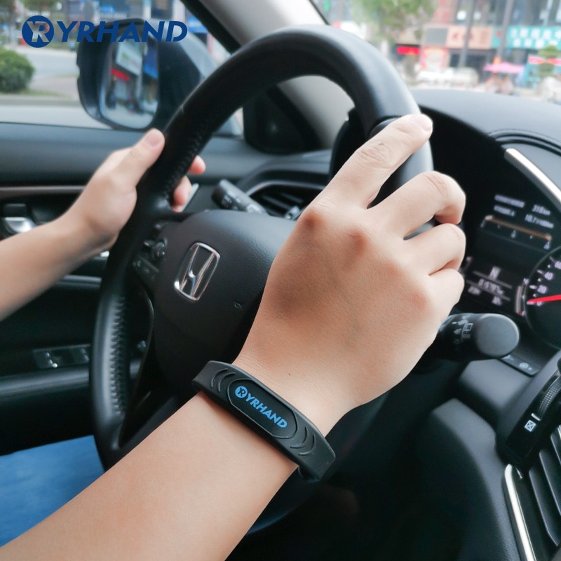 Mustat älyrannekkeet rannerenkaat rfid-ovien lukoihin