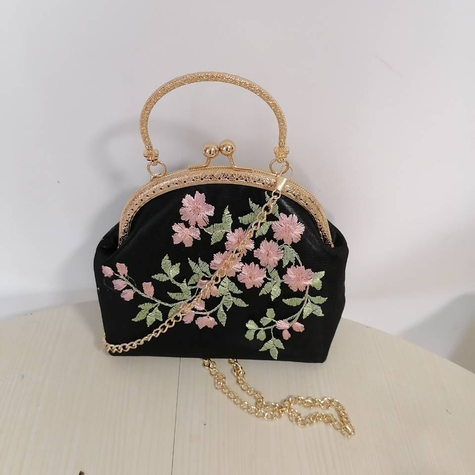 Classic Embroidery Flowers Kiss lock Shell Bags Bag Chain Women Shoulder Crossbody Bag Vintage Women's Handbags: women bag 3