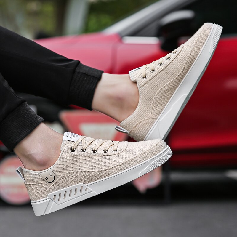 Sommarskor män säckväv smileyboard herrsneakers lediga ventilerande halkfria herrskor zapatillas hombre scarpe uomo
