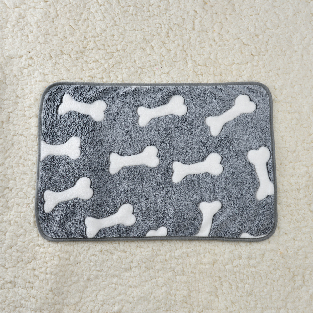 Thick Flannel Soft Pet Litter Pad Cartoon Print Cat and Dog Blanket Warm and Comfortable Pet Blanket Universal Warm Pet Supplies: bone / 40x60cm