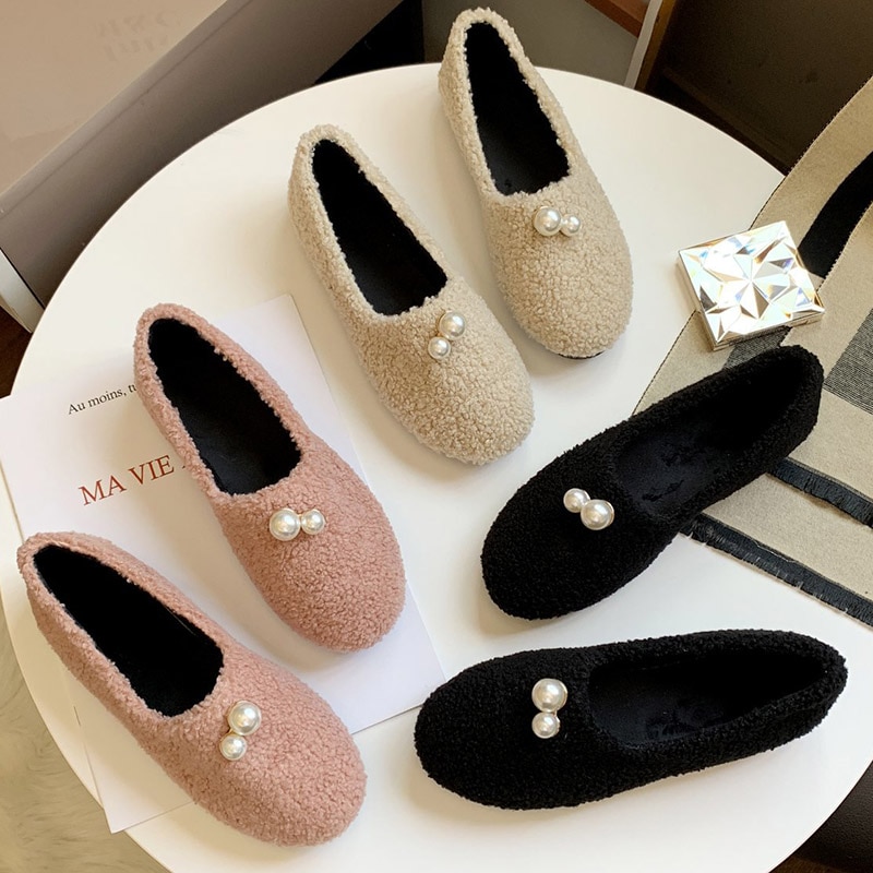 Ull kvinnor lägenheter pärla slip on skor kvinna loafers svarta båt skor plysch päls dam sko zapatos mujer 8720n