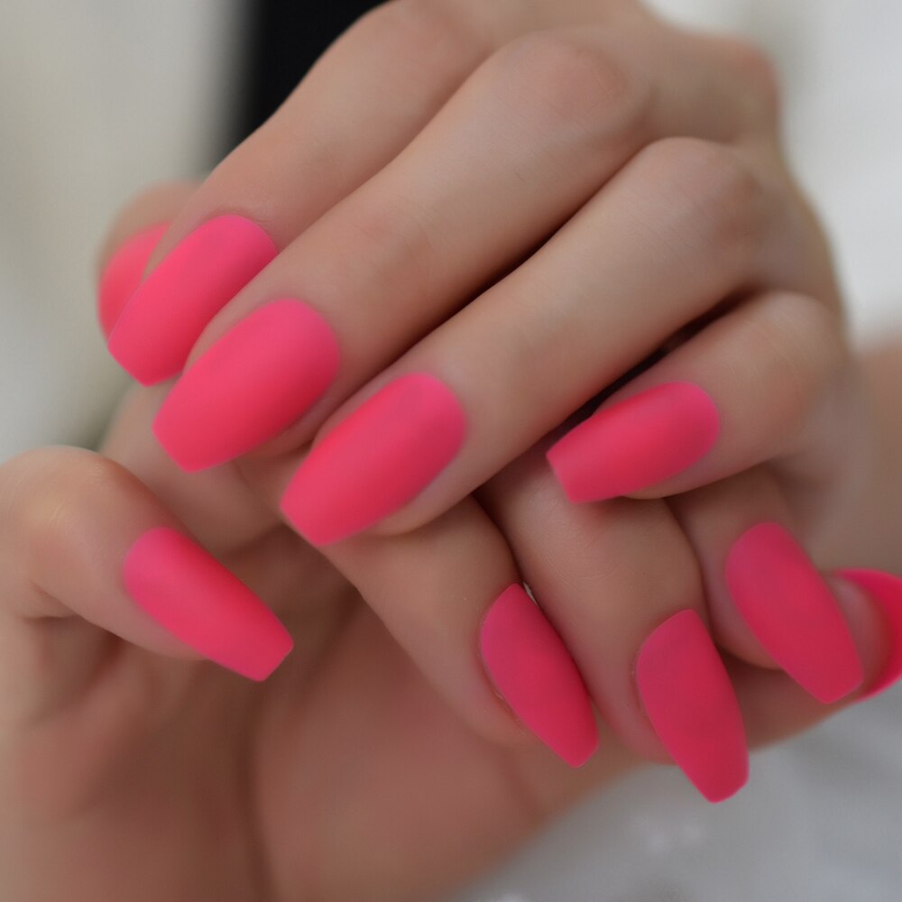 Faux ongles en forme de pâquerettes, à pression mixte, couverture complète, en amande moyenne, joli, mignon, acrylique, motifs originaux, fournitures, 28 pièces: L5527
