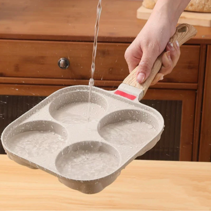 Padella per frittata a 4 fori con coperchio Padella per Hamburger per uova Fornello universale a induzione a gas Padella per uova antiaderente Pentole per cottura delle uova da cucina