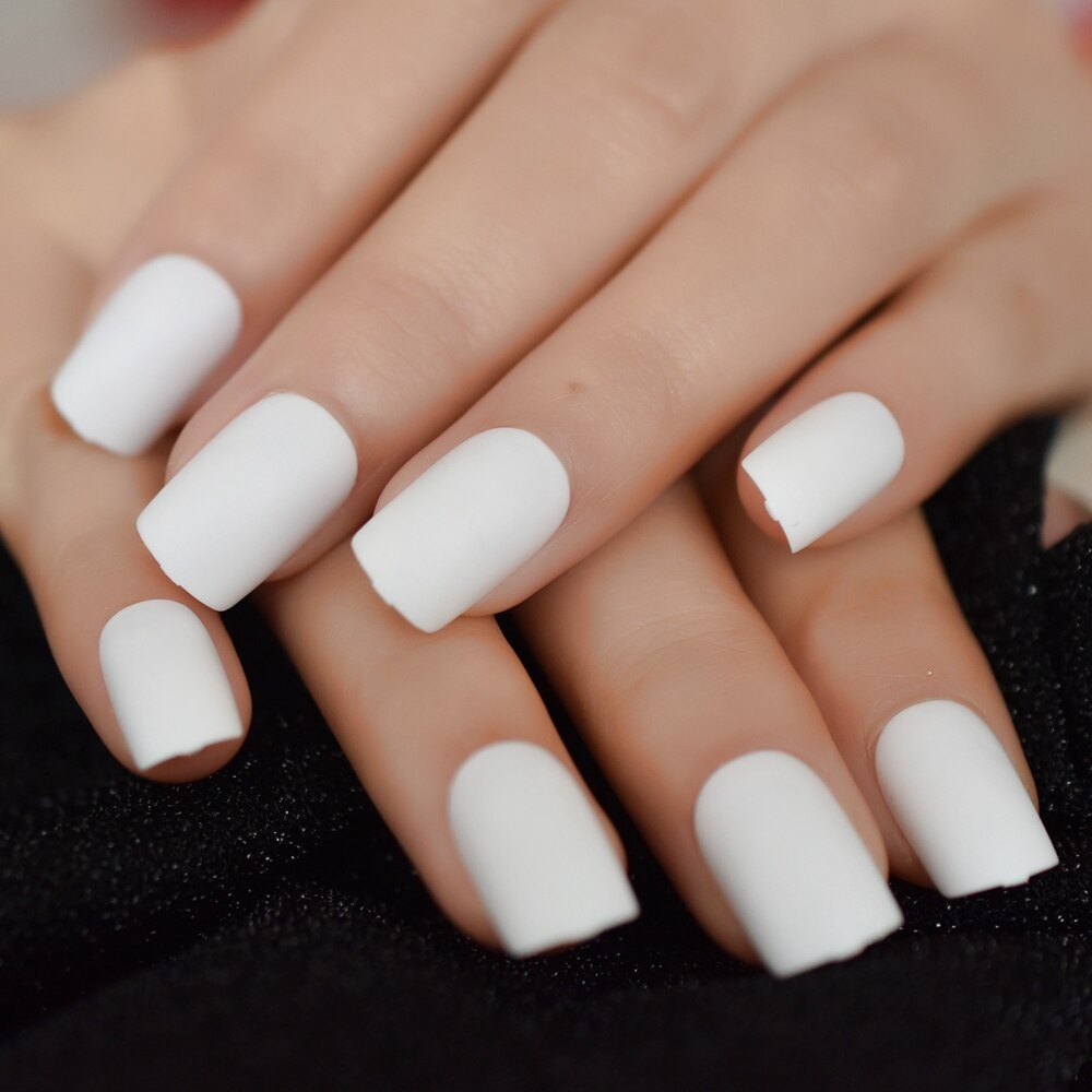 Faux ongles en forme de pâquerettes, à pression mixte, couverture complète, en amande moyenne, joli, mignon, acrylique, motifs originaux, fournitures, 28 pièces: L5161
