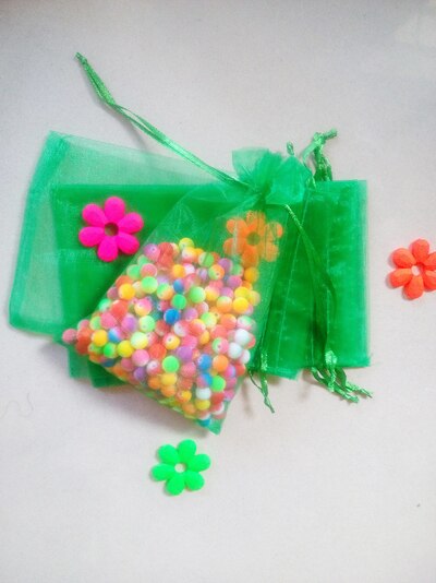 9*12cm 500pcs Multi color bags for jewelry/wedding/christmas/birthday Yarn bag with handles Packaging Organza bags: Christmas green