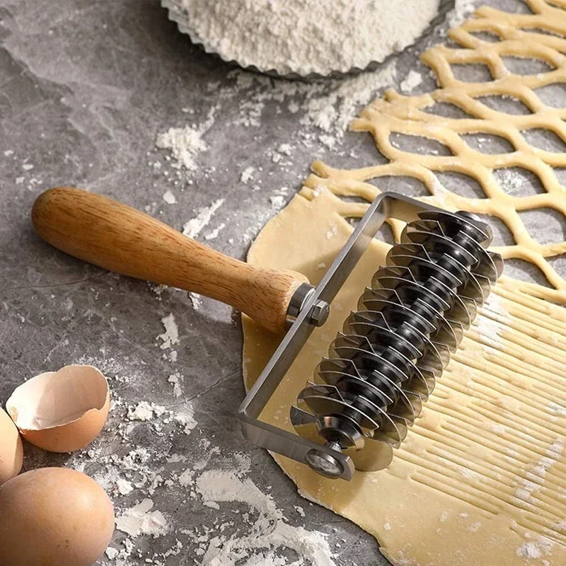 Stainless Steel Pastry Lattice Cutter Dough Cookie Pie Pizza Bread Pastry Roller Cutter with Wood Handle Pasta Tool DIY Bakeware