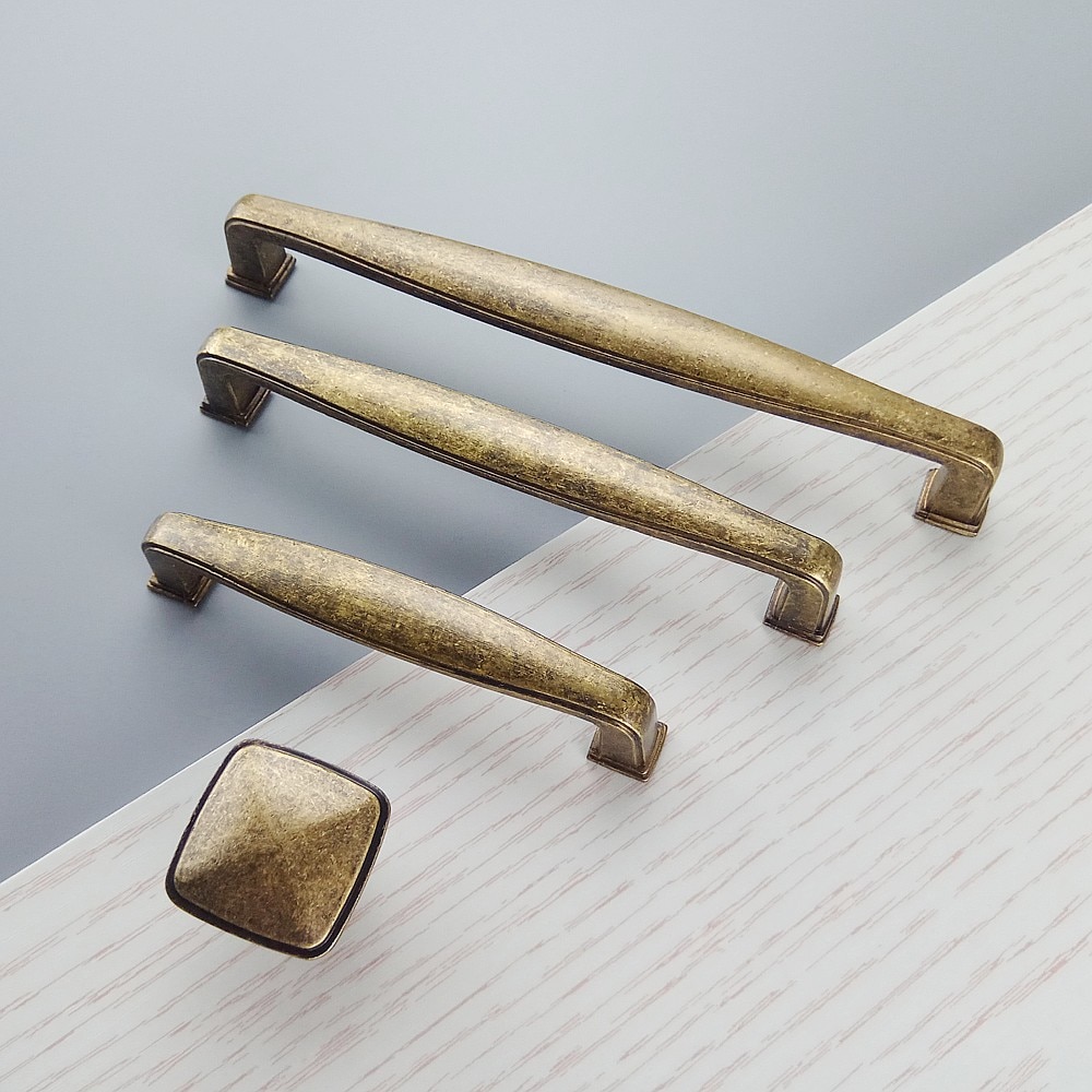 Tiradores Vintage de bronce amarillo para muebles de cocina, pomos de puerta corredera para cajón, armario, tocador, tirador de empuje