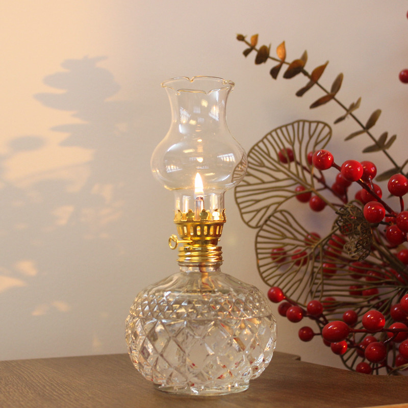 Lampe à huile, lampe à kérosène en verre vintage, lampe à ouragan décorative d'intérieur, lanterne à huile pour décoration de table et éclairage de secours: Clair