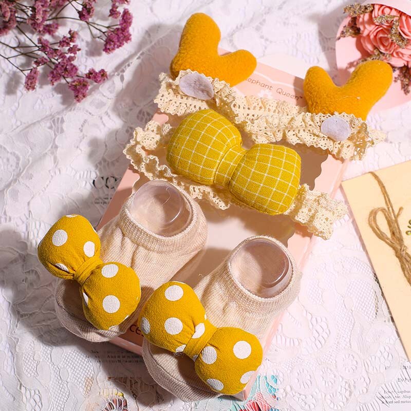3er -einstellen babysocken + haarband mit süßen punkten und schleife, haarband mit blumenkranz, rutschfeste socken für babys und kleinkinder: Stil 1 g02