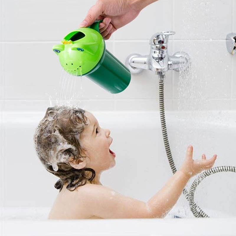 Cuchara de agua de dibujos animados para ducha de bebé, taza de champú para bebé, accesorios para la cabeza