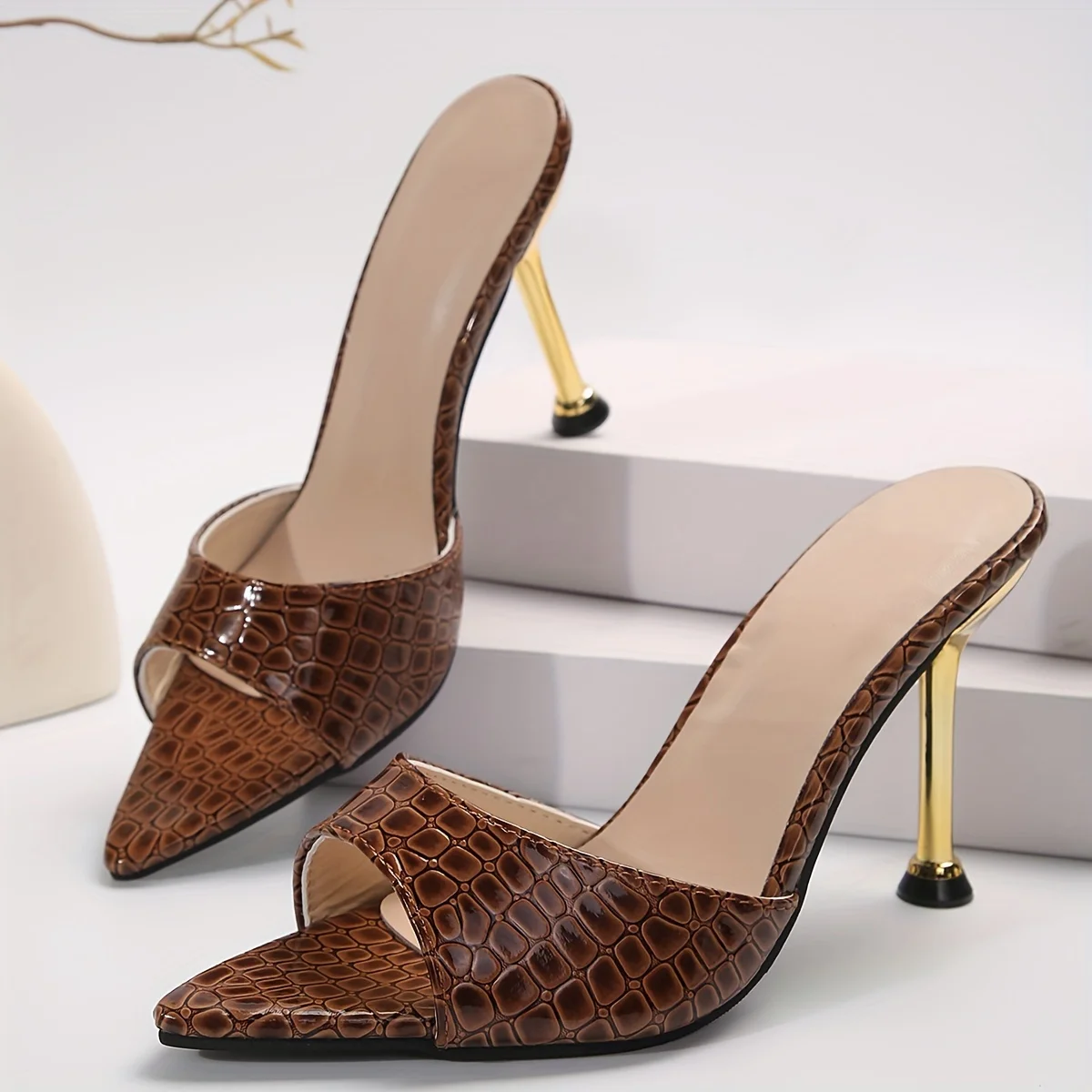 Glamorösa högklackade sandaler med krokodilstruktur - eleganta slip-on stilettklackar med spetsig peep toe för fester och banketter: Himmelsblå / 41