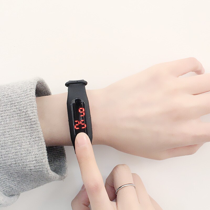 Candycat mini led armbandhorloge sporthorloge herenhorloge dameshorloge koppelhorloge kinderhorloge student elektronisch horloge: Zwart