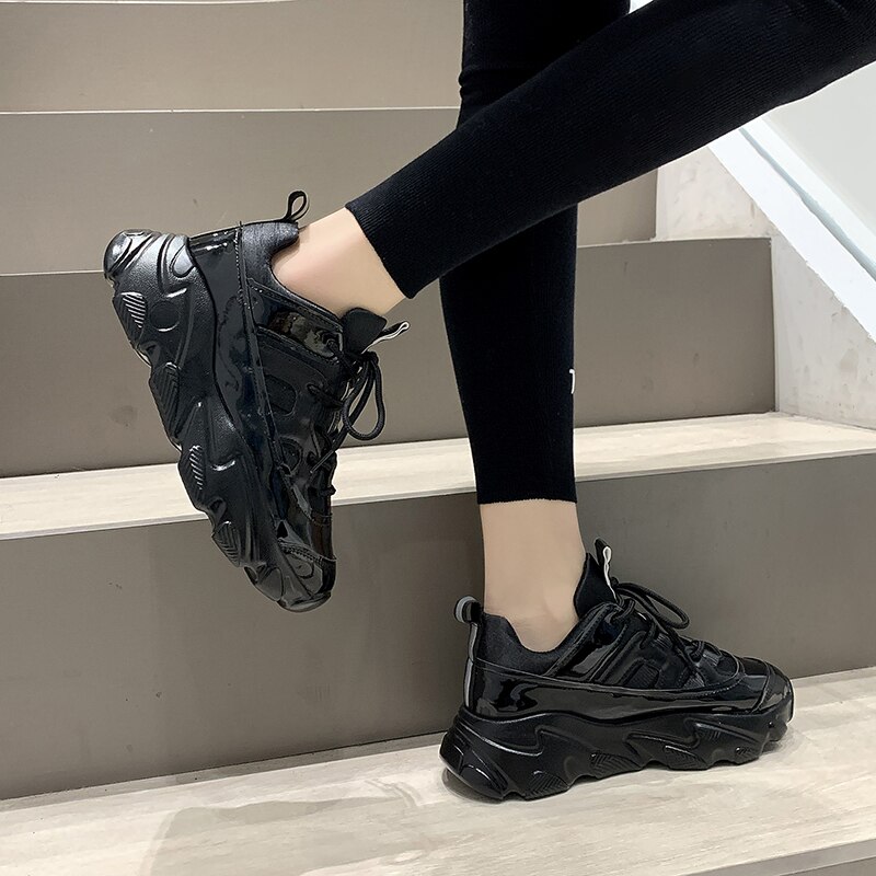 Lack chunky sneakers kvinnor sommar punk stil high platform sneakers kvinna snörning fritidsskor platta vulkaniserade skor