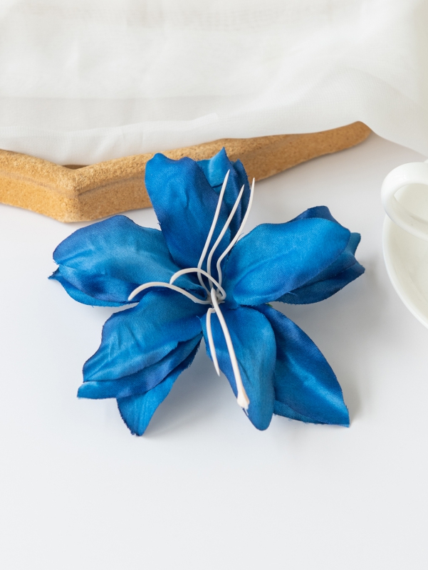 Artificial Flowers Silk Lily Festival Party Home Outdoor Garden Wedding Bridal Bouquets Room Decor DIY Box Garland Hotsale: Blue