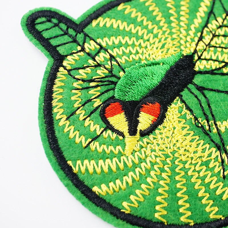 Bee Size:7.6X7.8Cm Doek Ijzer Op Patch Badge Geborduurde Badges Abstract Kids Patches Voor Kleding Stickers 0068