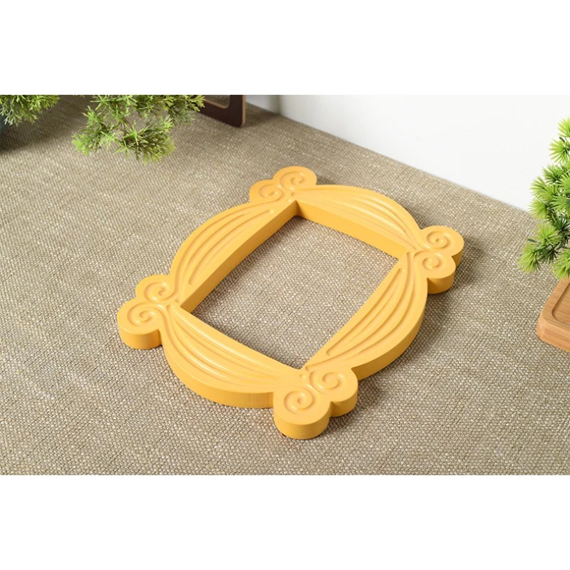 Marco de puerta de la serie de TV Friends hecho a mano, marcos de fotos amarillos de madera, colección coleccionable de decoración del hogar, Cosplay de dibujos animados Rahmen