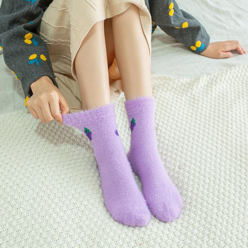 Zimowe grube skarpetki podłogowe z awokado nadruk z owocami dom śmieszne słodkie krótkie skarpetki damskie śliczne kolorowe wzorzyste skarpetki Sztuka aksamit