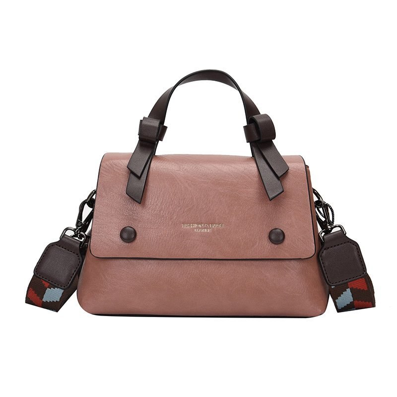 Damväska enkel ren färg mjukt läder avslappnad trend dam handfrakt axelväska mångsidig crossbody väska: Rosa