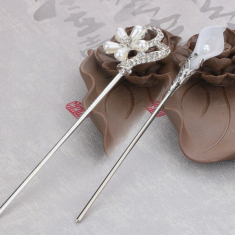 Vintage Chinese Style Hair Stick metalowe pałeczki Rhinestone kobiety Tassel kwiat perłowy spinka do włosów spinka do włosów biżuteria akcesoria