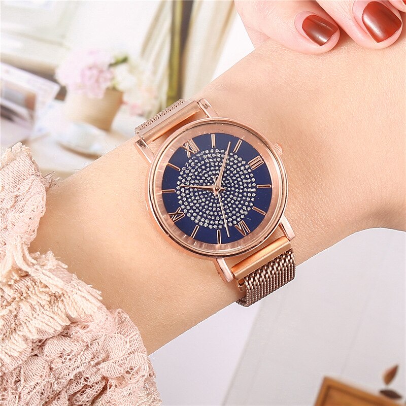 Relojes de de lujo para mujer, elegantes relojes de pulsera de oro para mujer, reloj de pulsera de cuarzo con hebilla magnética de malla inoxidable