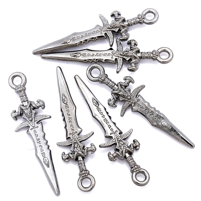 20 pçs liga da arte do prego charme 3d liga de metal grande espada faca armas jóias do prego diy chinês kung fu armaaria acessórios do prego: Amy Green