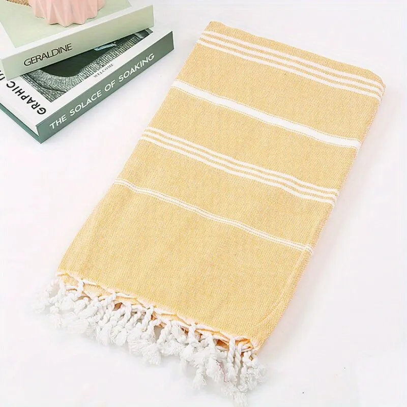 Oversized Turkse strandhanddoek 100x180cm - snel drogend & zandvrij met kwastjesdesign, lichtgewicht en essentieel voor op reis: Geel