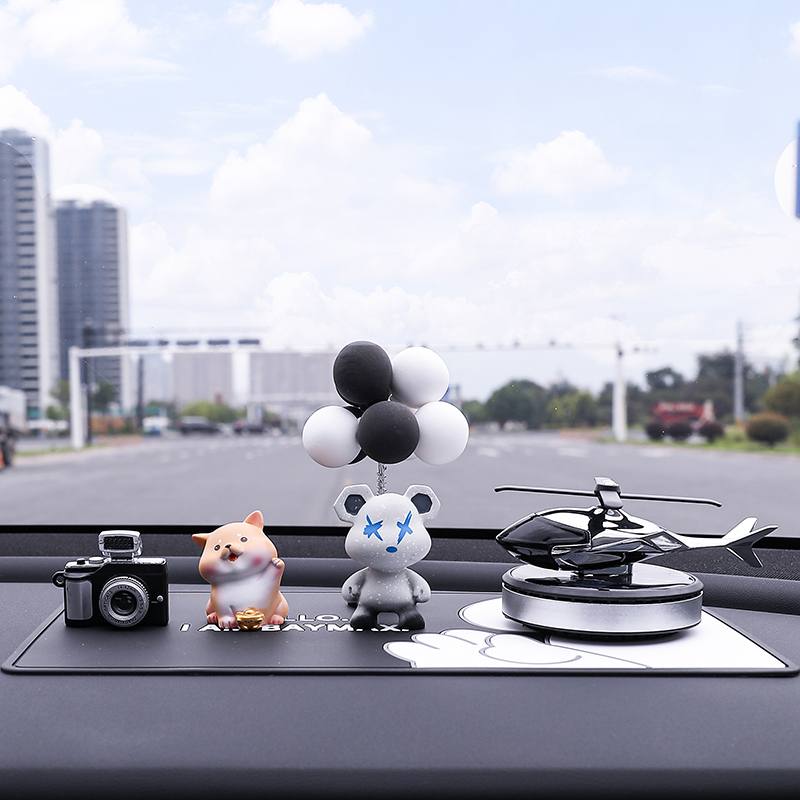 Bildekoration interiörtillbehör små ornament mittkonsol internet kändis kvinnor män modell söt bil: Svart