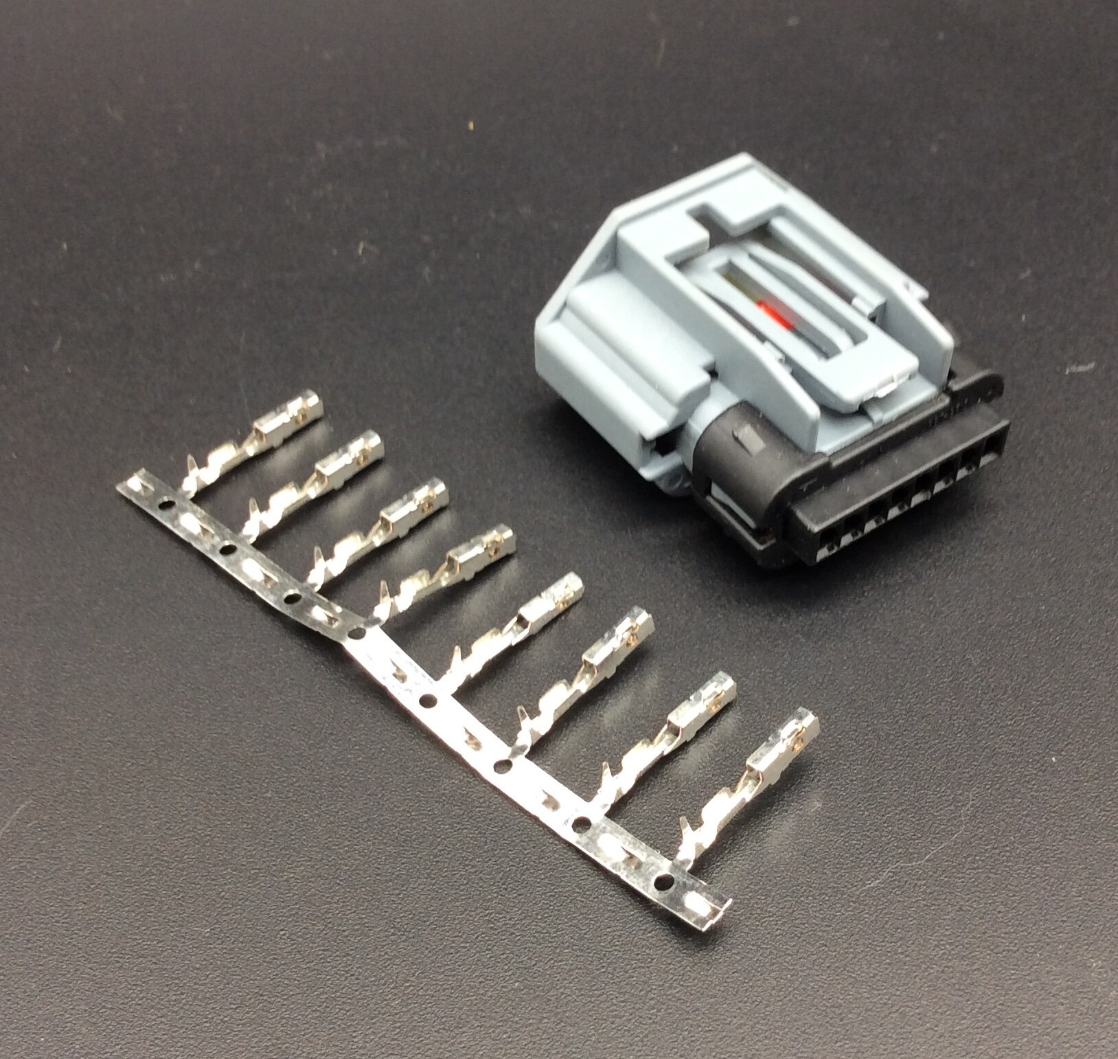 for Ford Mondeo blind spot detection module plug connector terminal 8PIN original housing module connector