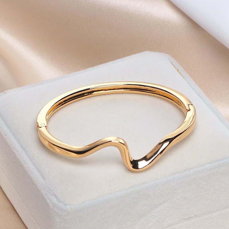 modisch Klassische Manschette Armreifen Für Frauen Rose Gold Farbe charmant Geometrische Unregelmäßigen Welligkeit Öffnung Armreif Armbinde