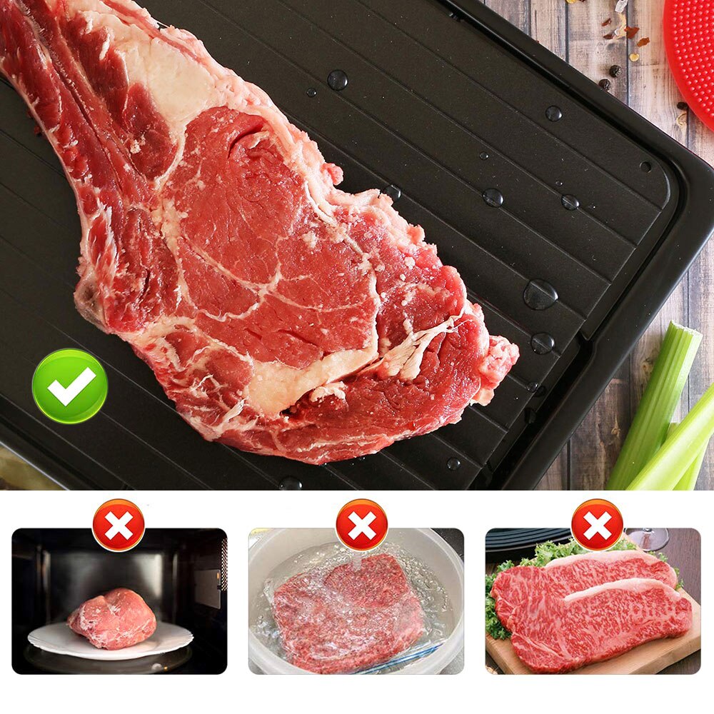Snabb upptining mat skärbräda snabbt tina fryst kött kött skaldjur stek tallrik med is