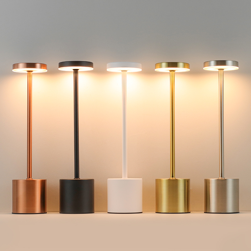 USB oplaadbare LED tafellamp aanraakschakelaar drie kleuren metalen bureaulamp bedlampje hotelbar slaapkamer decoratie nachtlampje